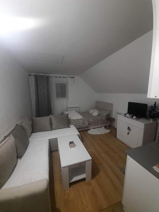 Holiday Home Bozur 콜라신 외부 사진