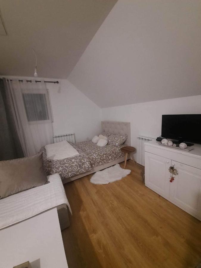 Holiday Home Bozur 콜라신 외부 사진
