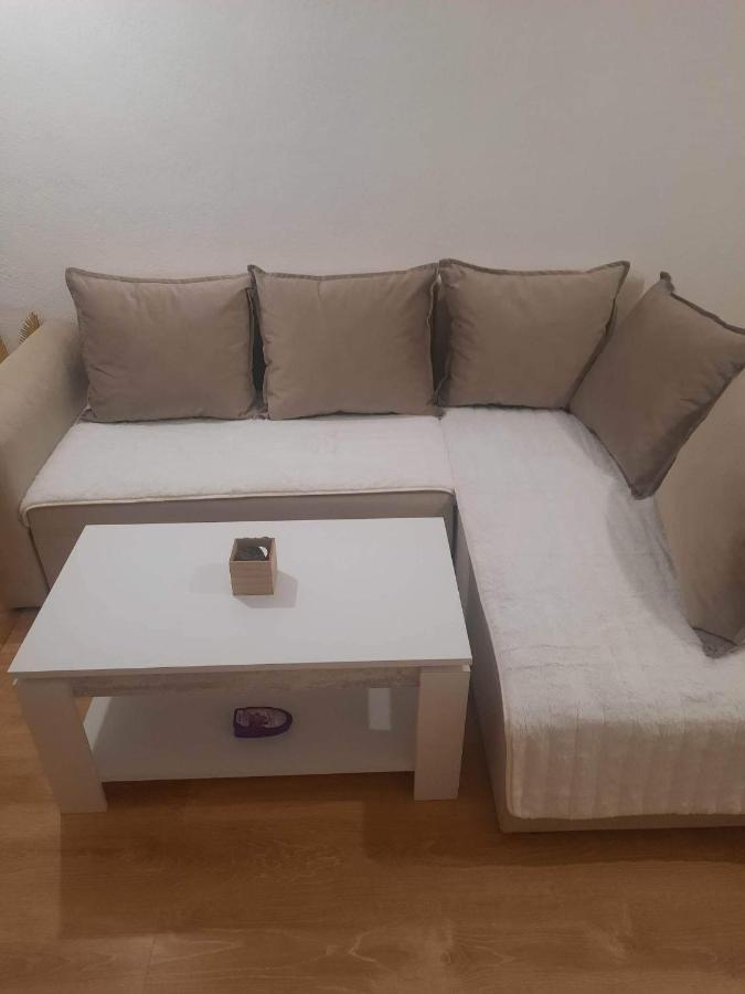Holiday Home Bozur 콜라신 외부 사진