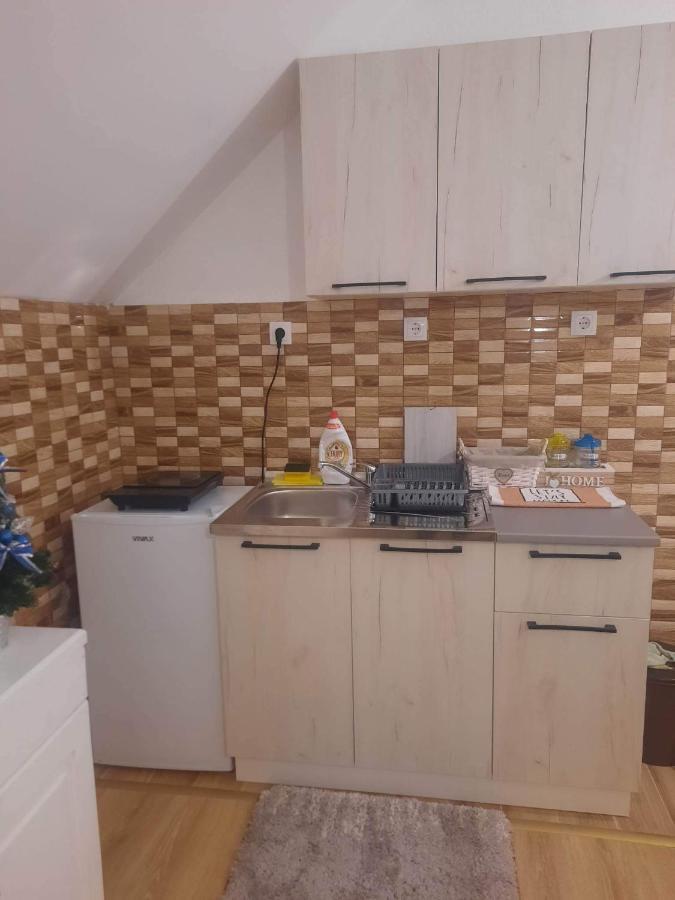Holiday Home Bozur 콜라신 외부 사진