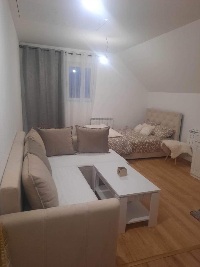 Holiday Home Bozur 콜라신 외부 사진