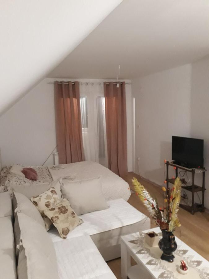 Holiday Home Bozur 콜라신 외부 사진
