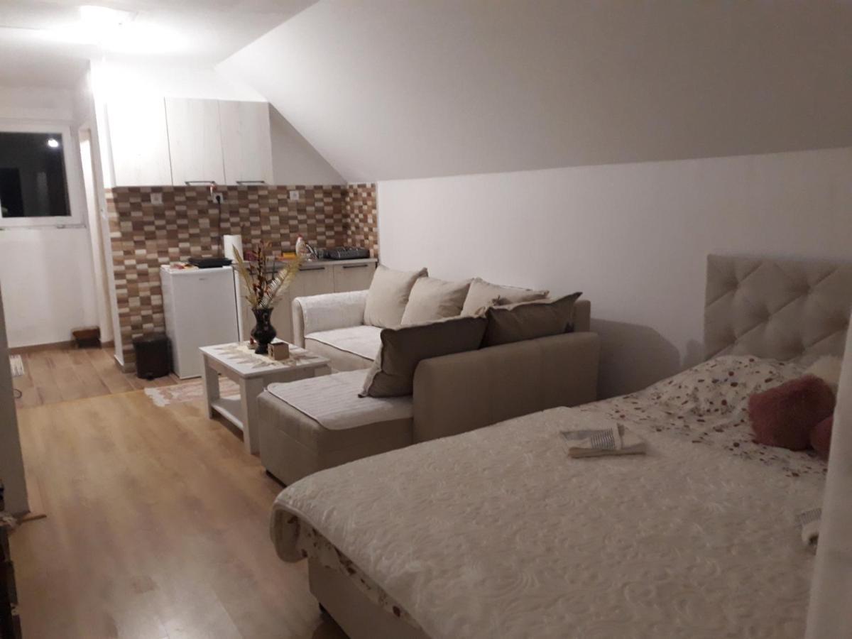 Holiday Home Bozur 콜라신 외부 사진