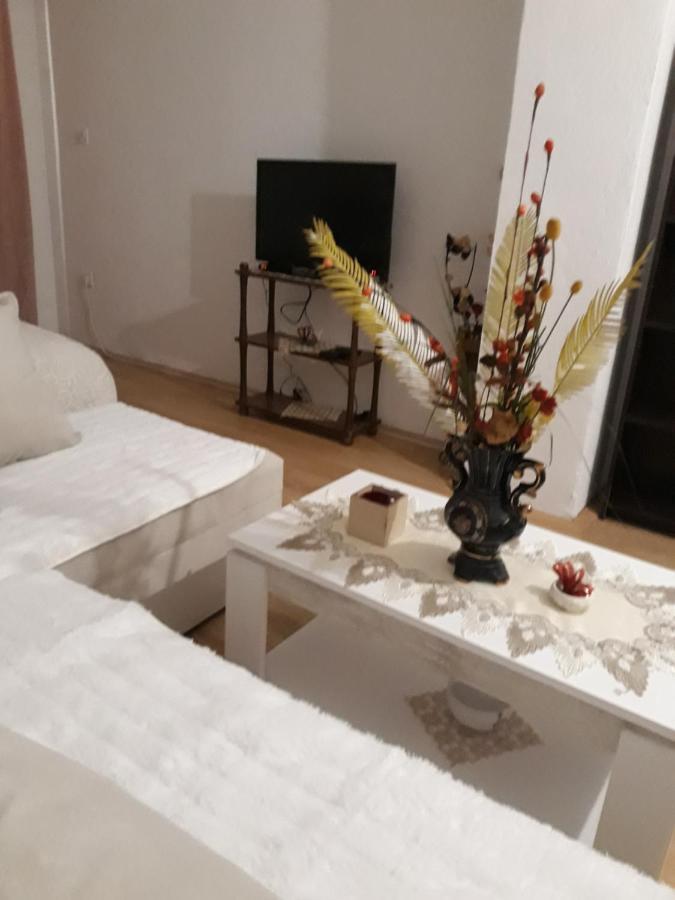 Holiday Home Bozur 콜라신 외부 사진