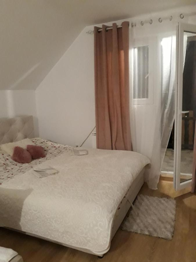 Holiday Home Bozur 콜라신 외부 사진